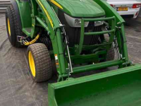 Front-end loader John Deere 3045R