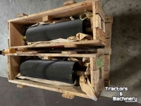 Other harvesters and accessories John Deere cracker rolls 8000 series wide body !!
