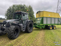 Self-loading wagon Taarup 1030 gerestaureerd
