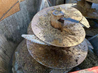 Self-propelled feed mixer RMH Mixellent 24