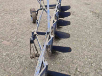 Ploughs  Rondgaande ploeg 6 schaar
