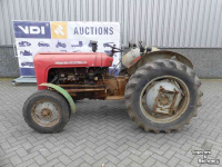 Oldtimers Massey Ferguson FE35 Tractor