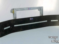 Rubber yard scraper Qmac Rubber erfschuif slijkschuif modderschuif aanbouw Merlo